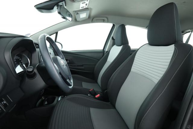 Toyota Yaris image 2