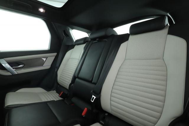 Land Rover Discovery Sport image 1