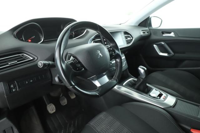 Peugeot 308 image 9