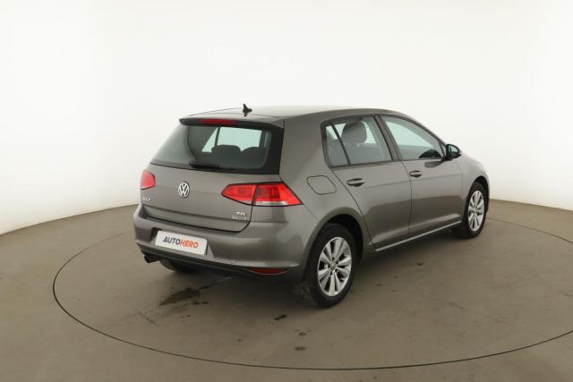 Volkswagen Golf image 8