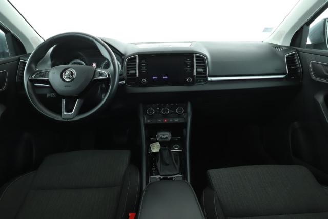 Skoda Karoq image 9