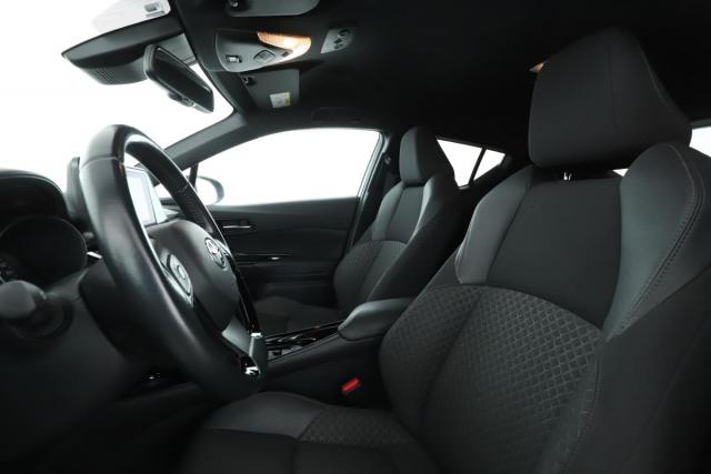 Toyota C-Hr image 1