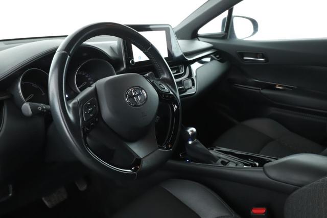 Toyota C-Hr image 8