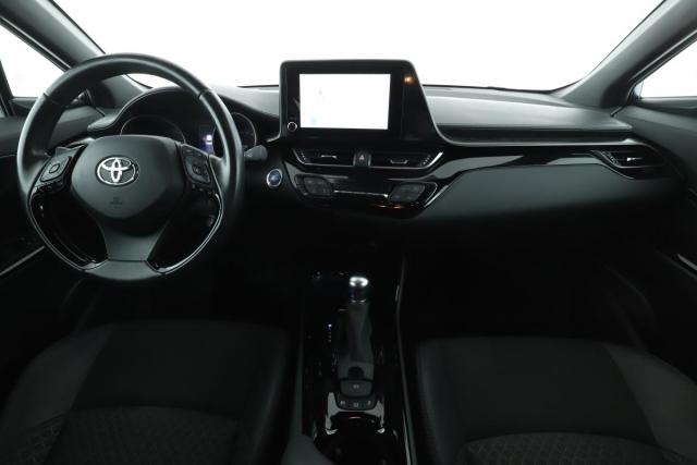 Toyota C-Hr image 7