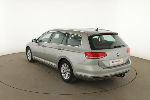 Volkswagen Passat Sw image 2
