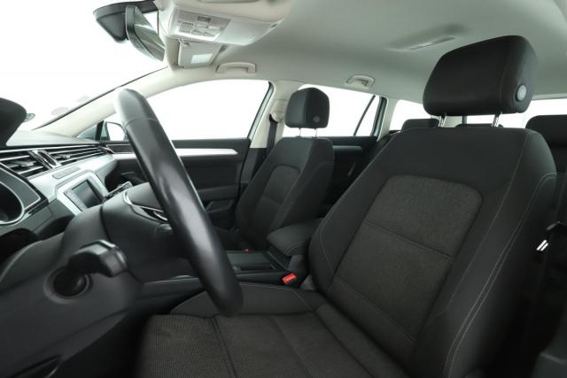 Volkswagen Passat Sw image 5
