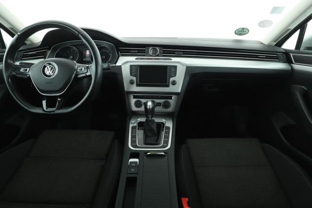Volkswagen Passat Sw image 9