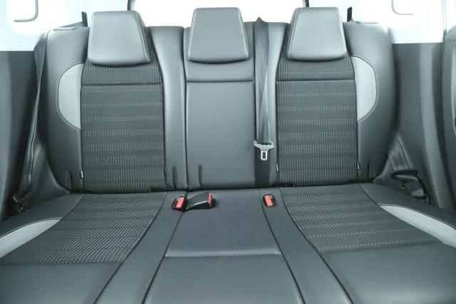 Peugeot 2008 image 8