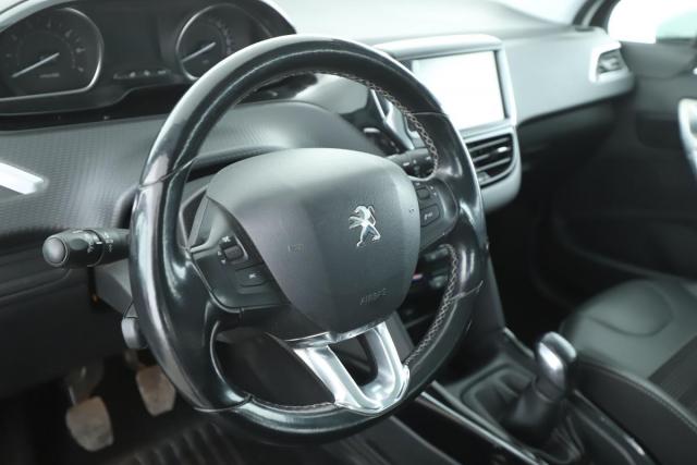 Peugeot 2008 image 7
