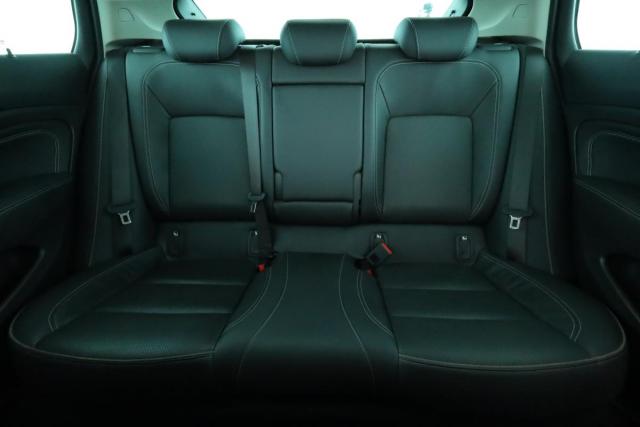 Opel Insignia image 2