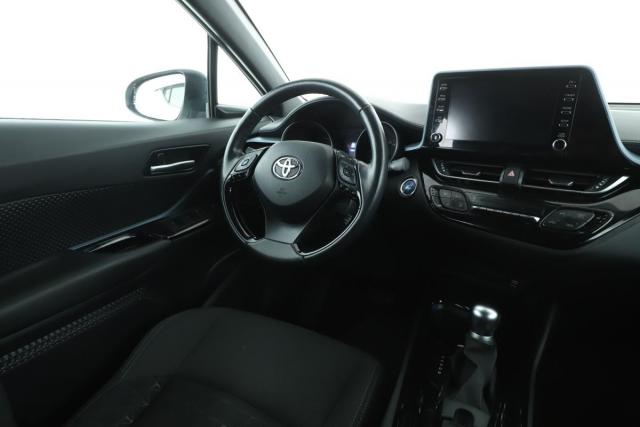 Toyota C-Hr image 8