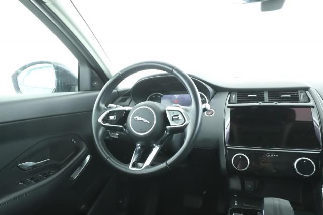 Jaguar E-Pace image 4