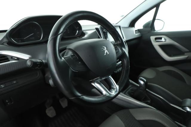 Peugeot 2008 image 3