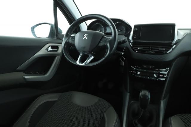 Peugeot 2008 image 1