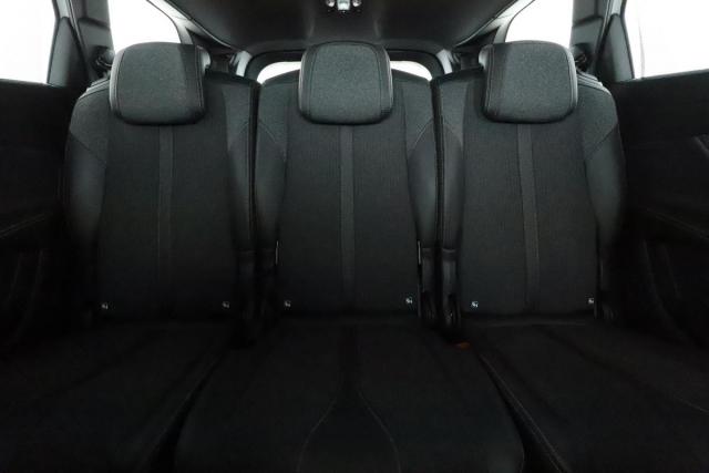 Peugeot 5008 image 1