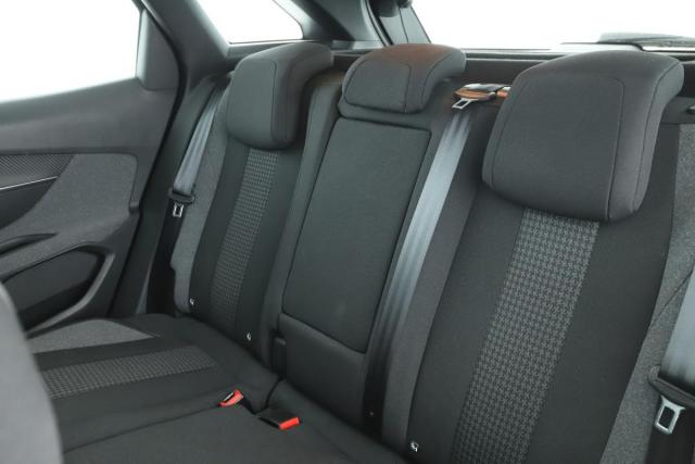 Peugeot 3008 image 2