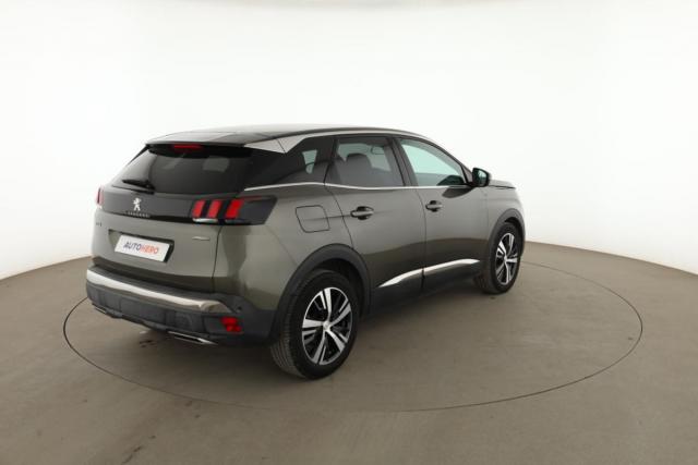 Peugeot 3008 image 2