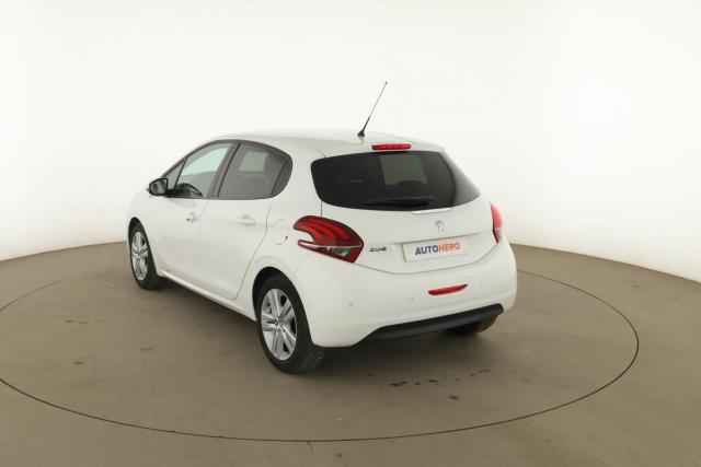 Peugeot 208 image 7