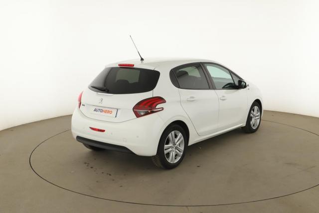 Peugeot 208 image 5