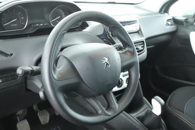 Peugeot 208 image 7