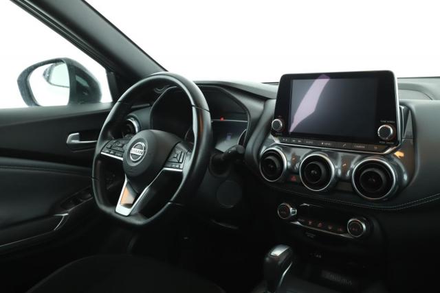 Nissan Juke image 8