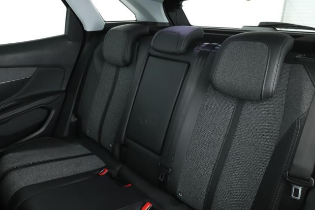 Peugeot 3008 image 2