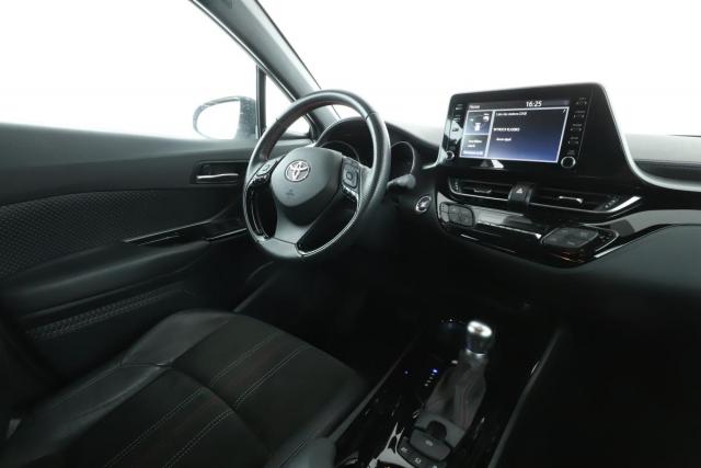 Toyota C-Hr image 9