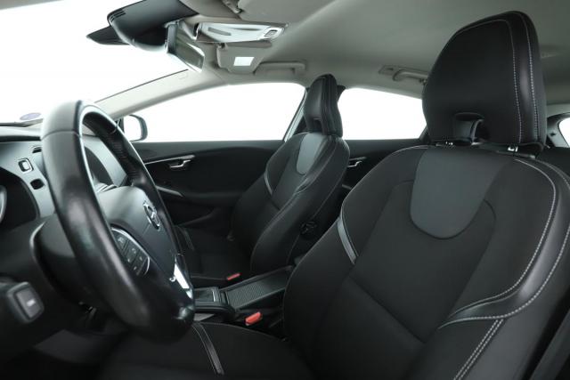 Volvo V40 image 6