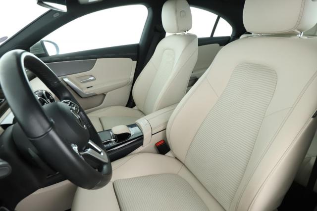 Mercedes Benz Cla image 4