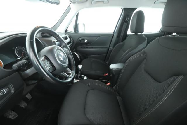 Jeep Renegade image 2