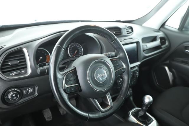 Jeep Renegade image 9