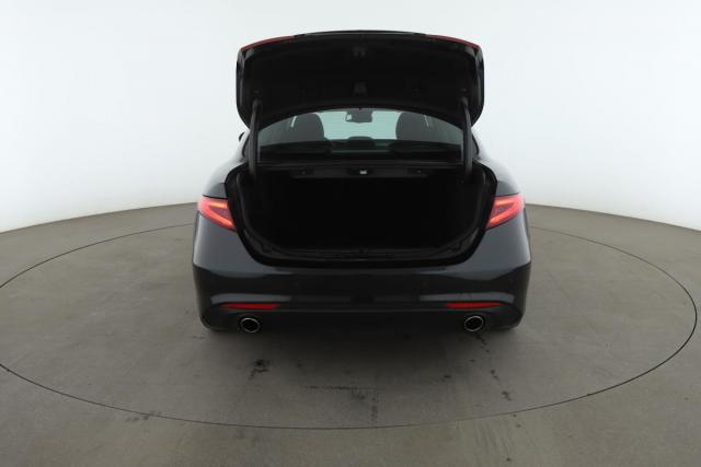 Alfa Romeo Giulia image 1