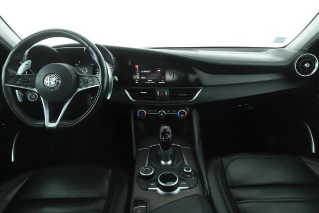 Alfa Romeo Giulia image 6