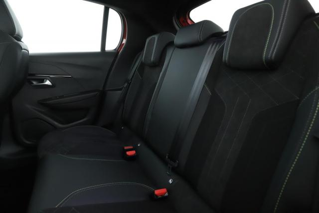 Peugeot 208 image 8