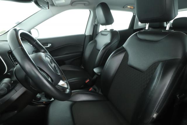 Jeep Compass image 2