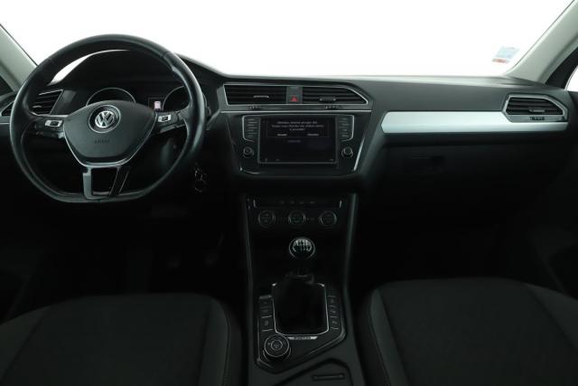Volkswagen Tiguan image 8