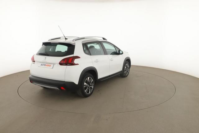 Peugeot 2008 image 8