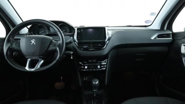 Peugeot 2008 image 6