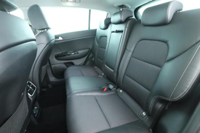 Kia Sportage image 3