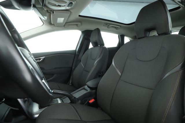 Volvo V40 Cross Country image 9