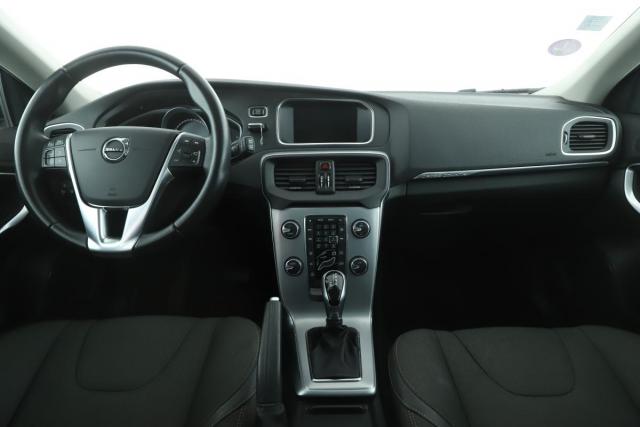 Volvo V40 Cross Country image 2