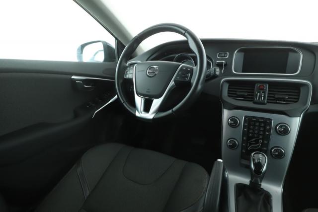 Volvo V40 Cross Country image 8