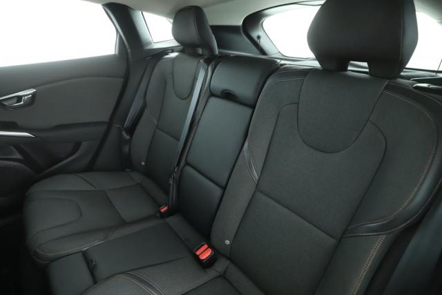 Volvo V40 Cross Country image 1