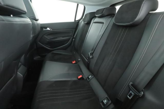 Peugeot 308 image 8
