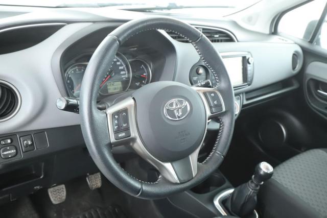 Toyota Yaris image 3