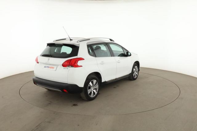 Peugeot 2008 image 3