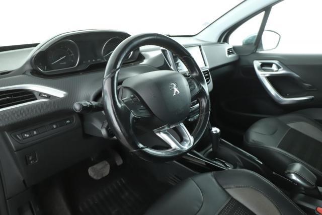 Peugeot 2008 image 2