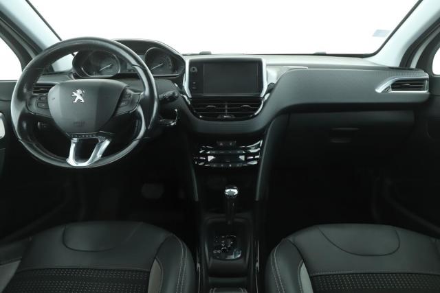 Peugeot 2008 image 6