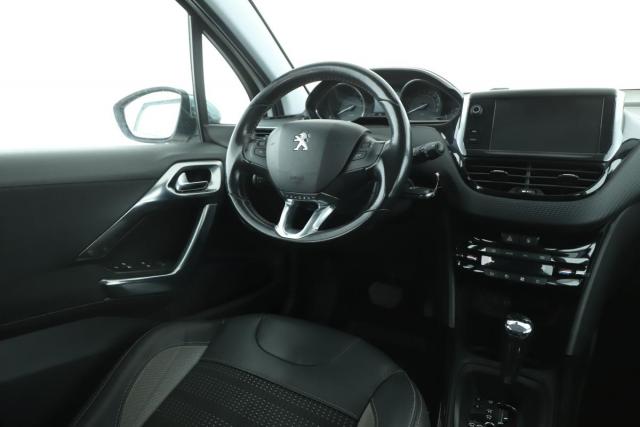 Peugeot 2008 image 1