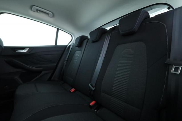 Ford Focus image 9